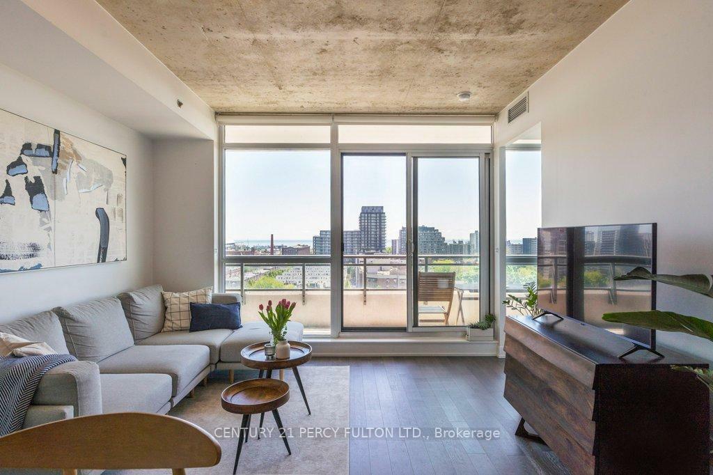 Photo de la propriété: 20 Minowan Miikan Lane 1307 ON M6J 0E5