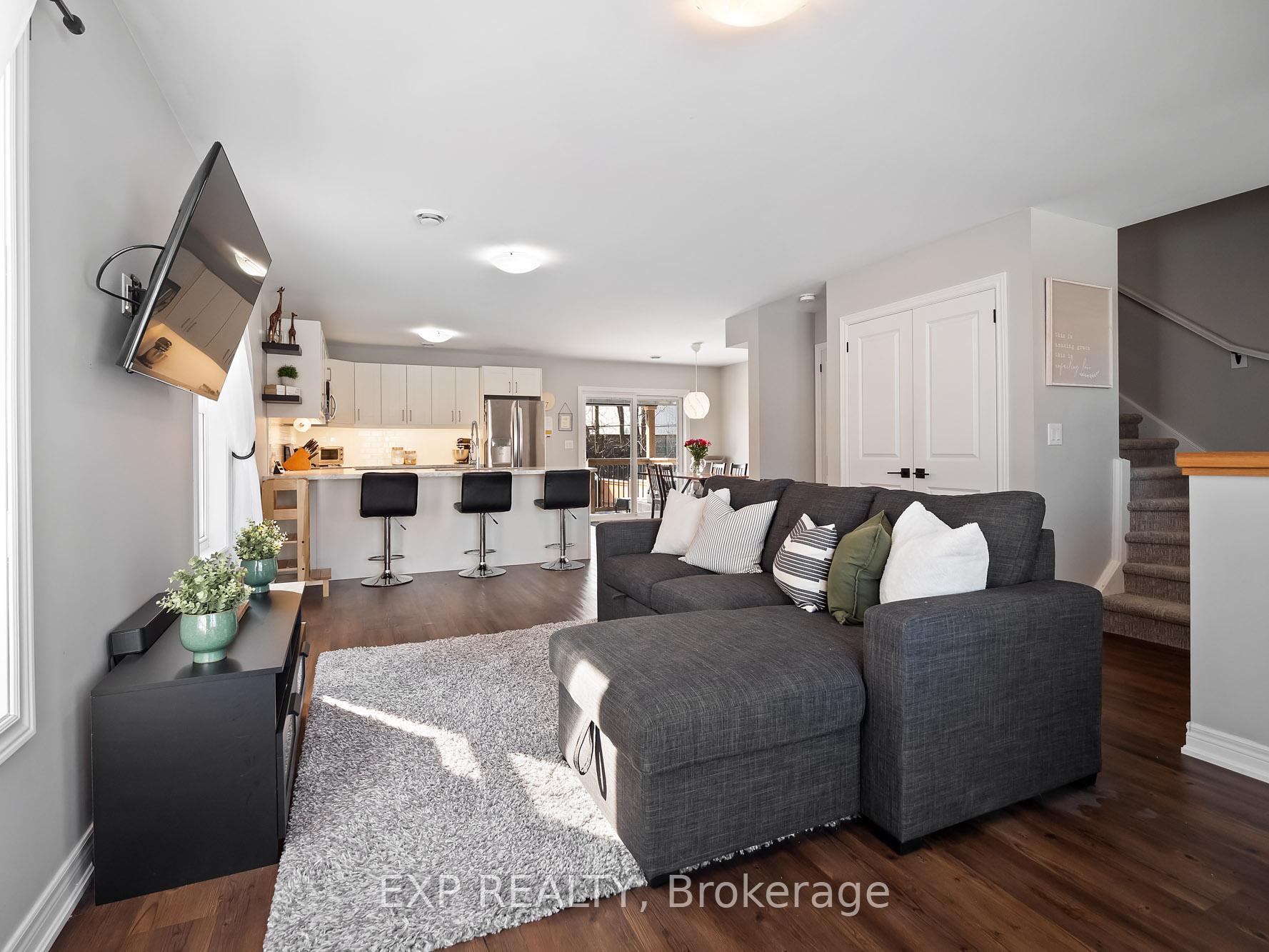 Photo de la propriété: 53 Plymouth Avenue ON L2R 2X8