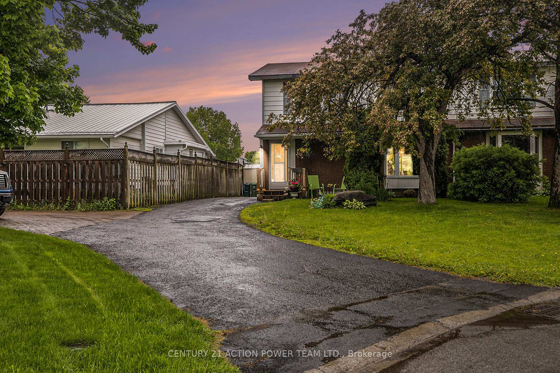 Photo de la propriété:  1829 Cloverlawn Crescent  ON K1J 6V6 