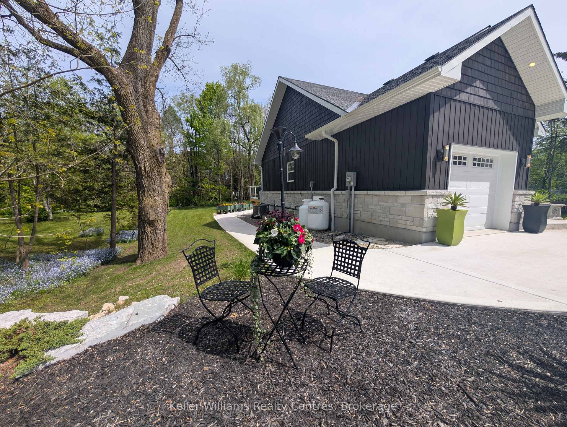 Property Photo: 187 Pellisier Street ON N0C 1E0