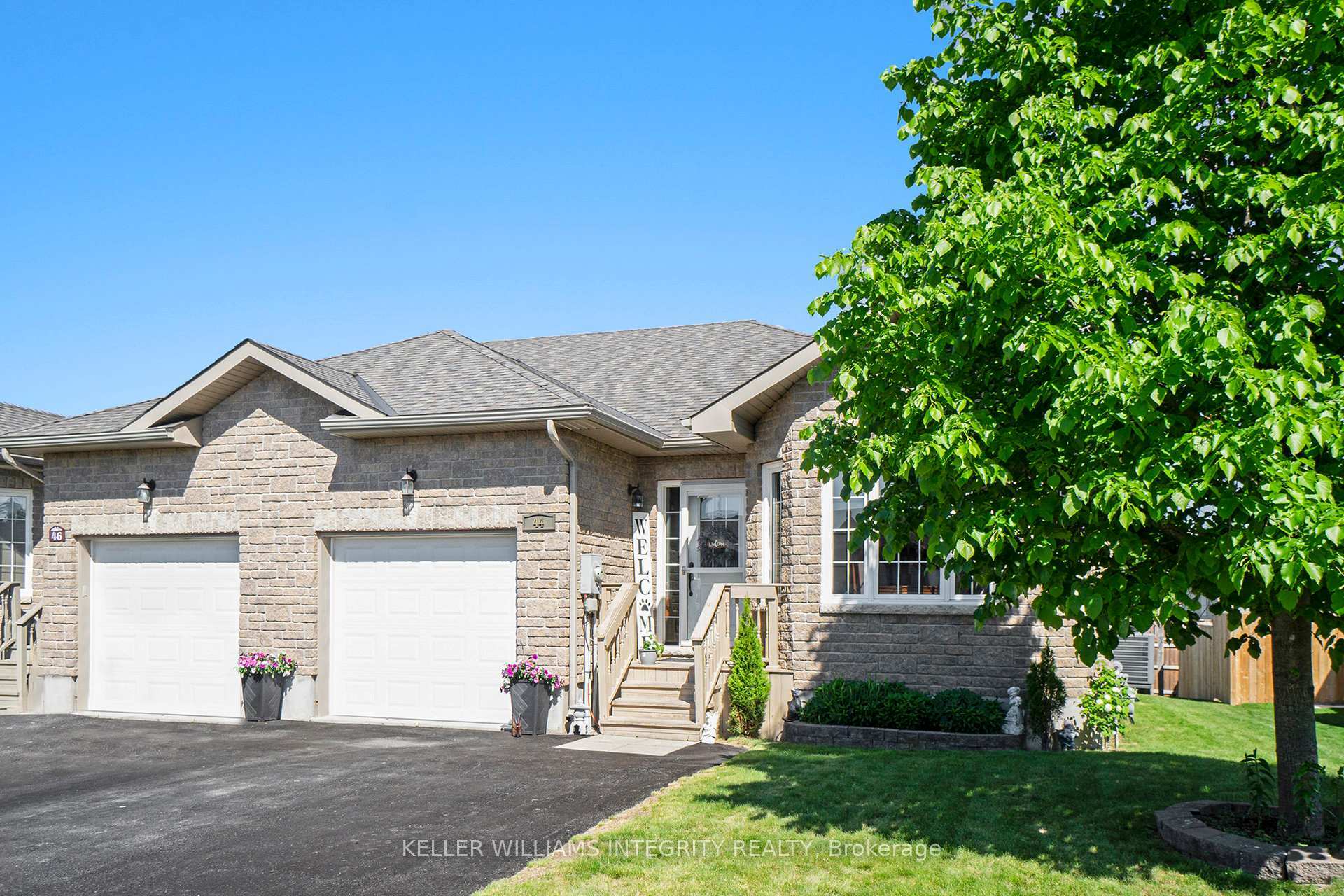 Property Photo: 44 Lee Avenue ON K7A 0A2