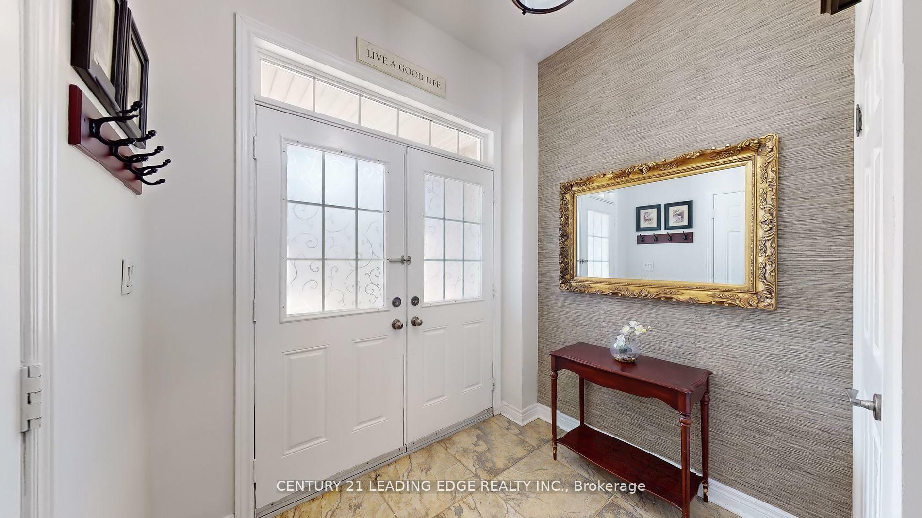 Photo de la propriété: 280 Paradelle Drive 26 ON L4E 0C9