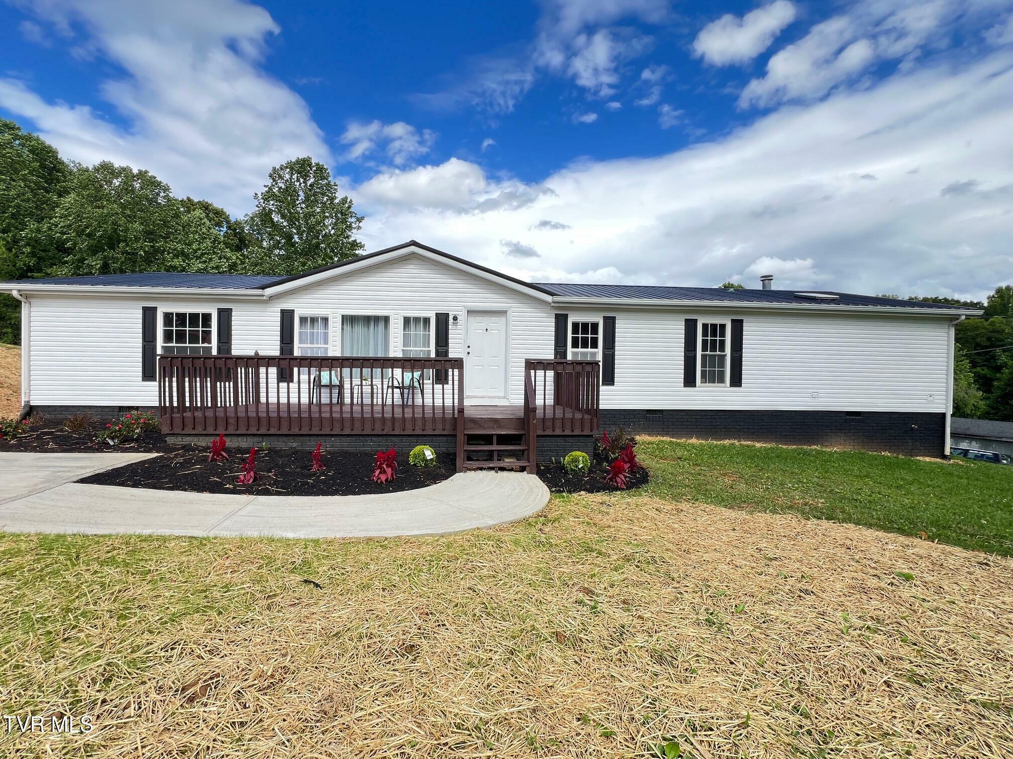 Property Photo: 166 Hallborough Drive TN 37659