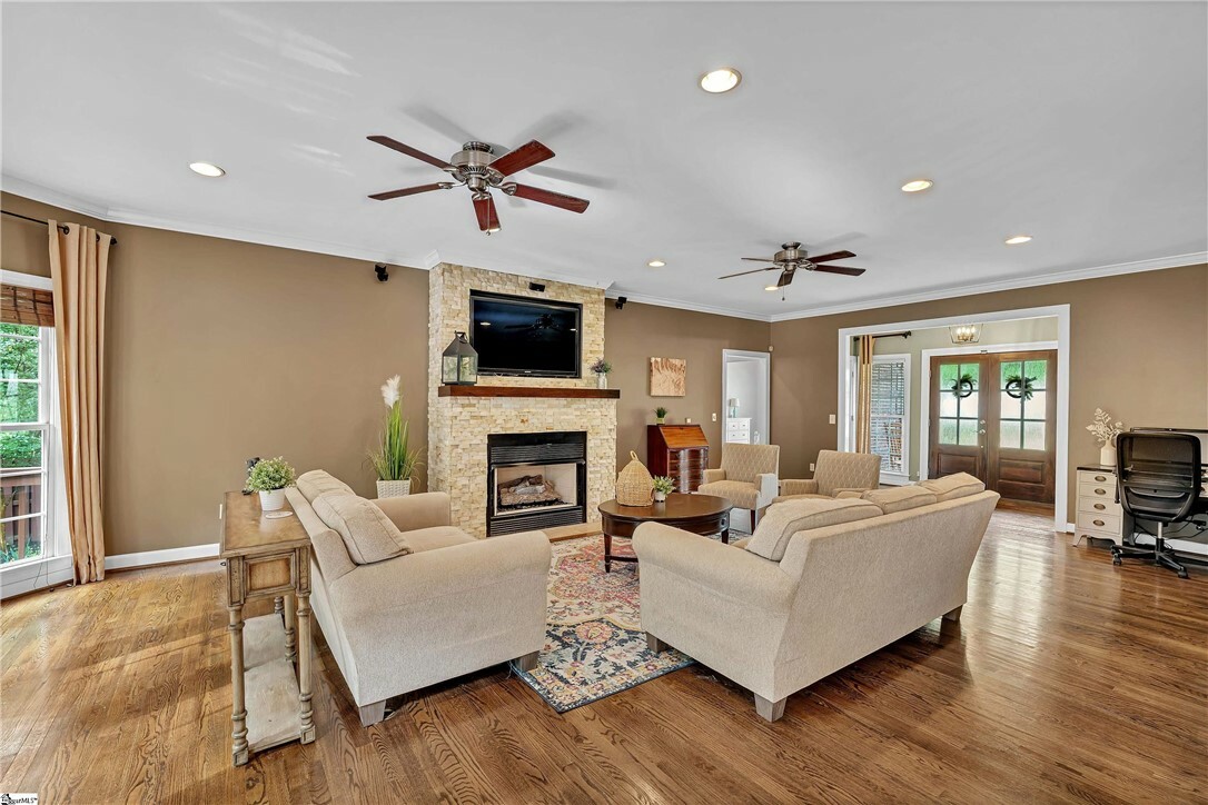 Property Photo: 120 Red Maple Circle SC 29642
