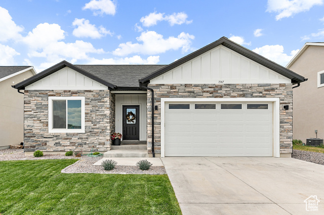 Property Photo: 1547 E Cardinal Dr N UT 84005