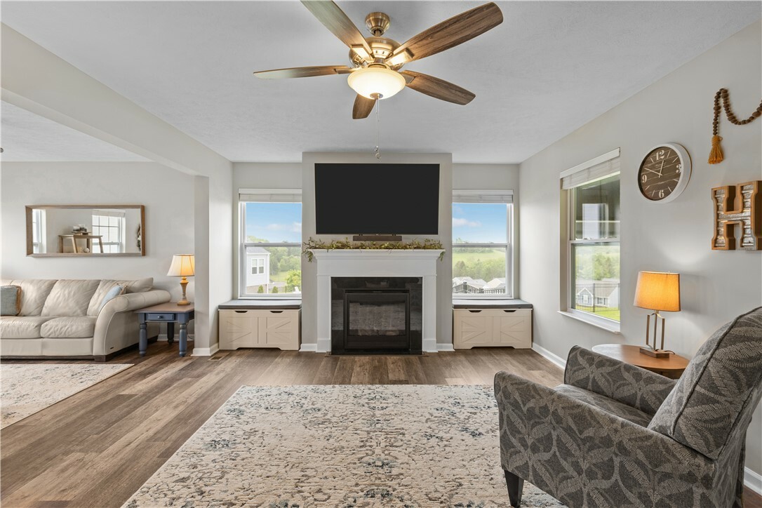 Property Photo: 136 Azalea Cir PA 15012