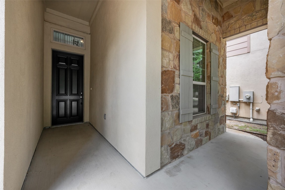Property Photo:  
