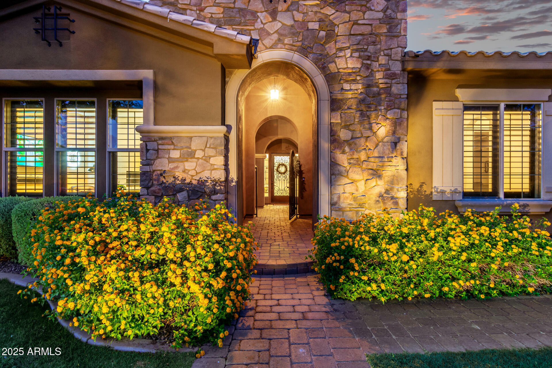Property Photo: 3460 E Lynx Place AZ 85249