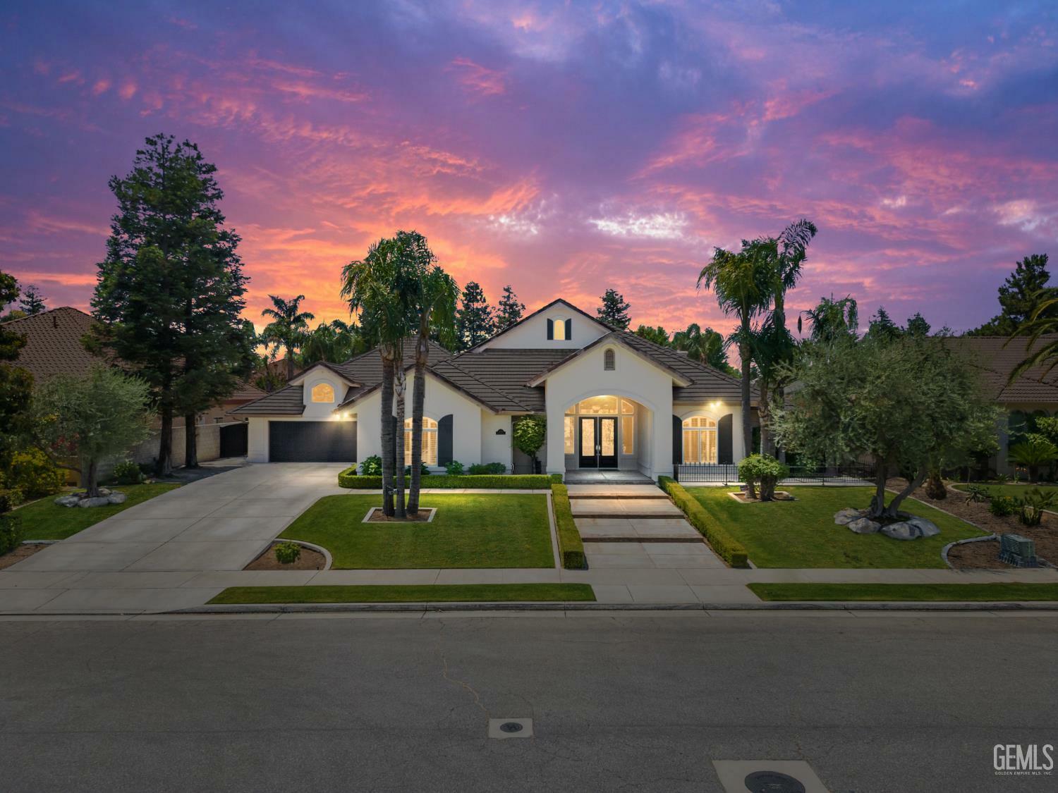 Property Photo: 12703 Holland Park Street CA 93312