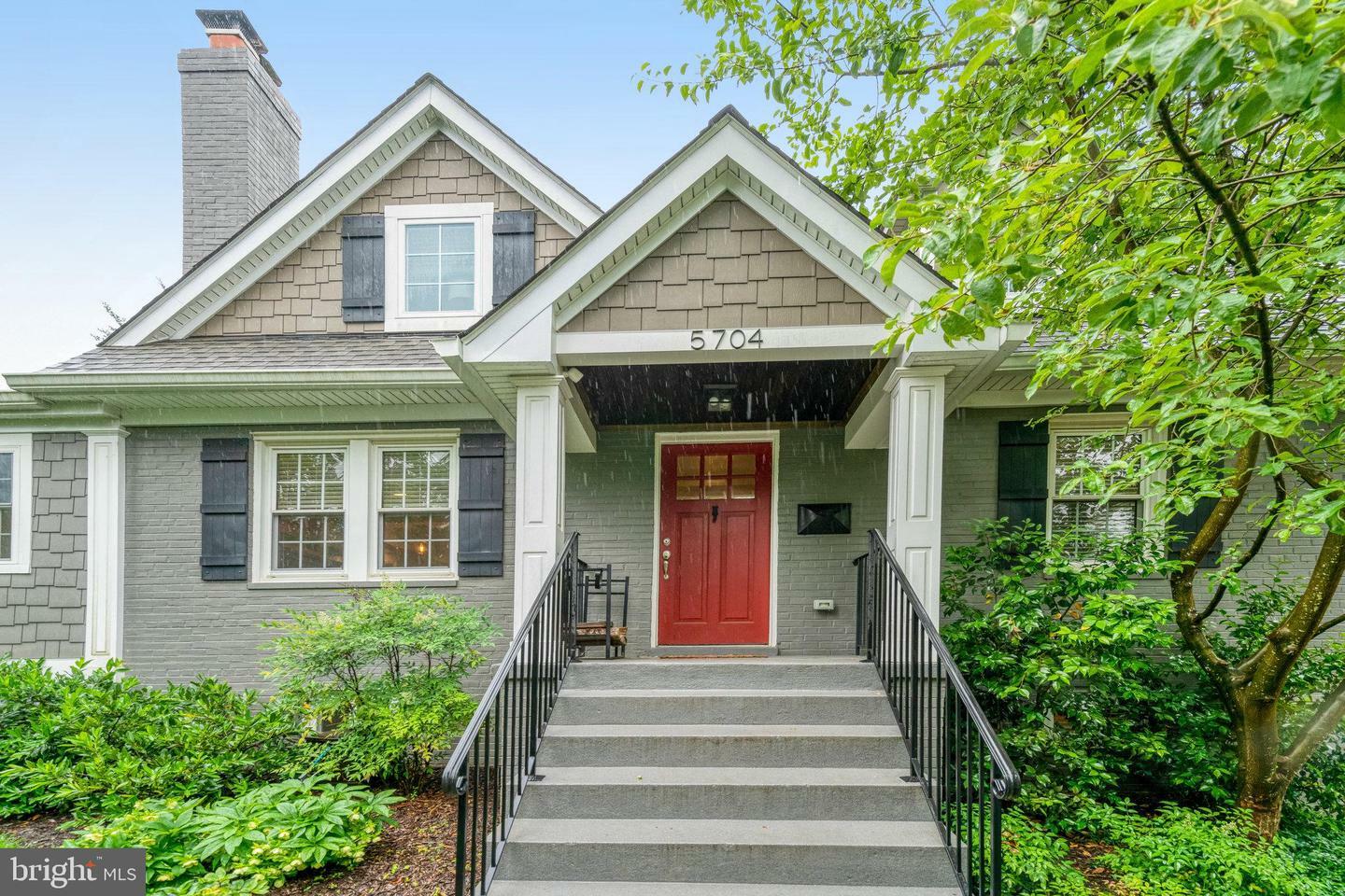Property Photo: 5704 18th Road N VA 22205