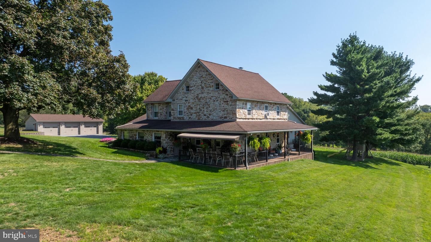 Property Photo: 977 Simmontown Road PA 17527