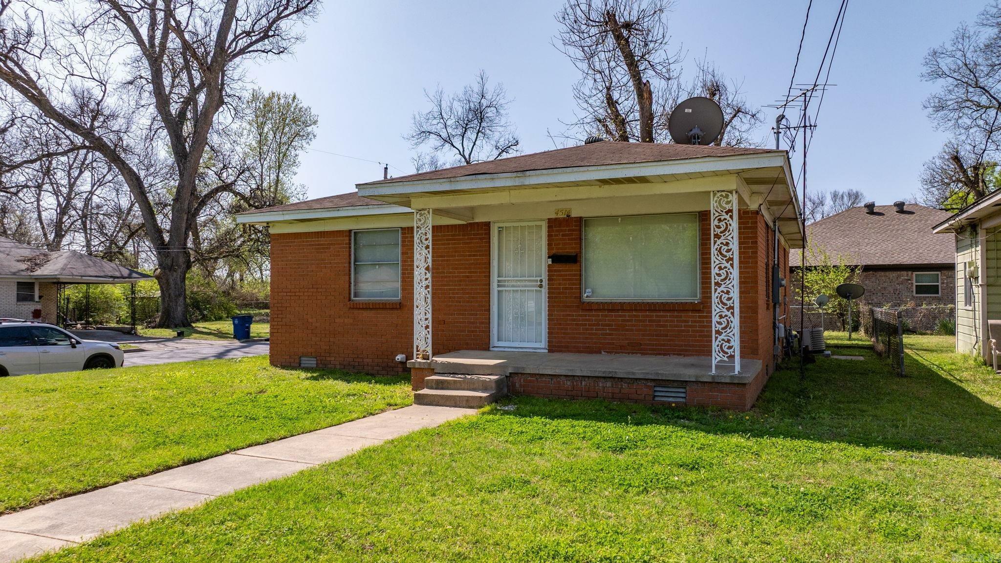 Property Photo:  4514 School Street  AR 72117 