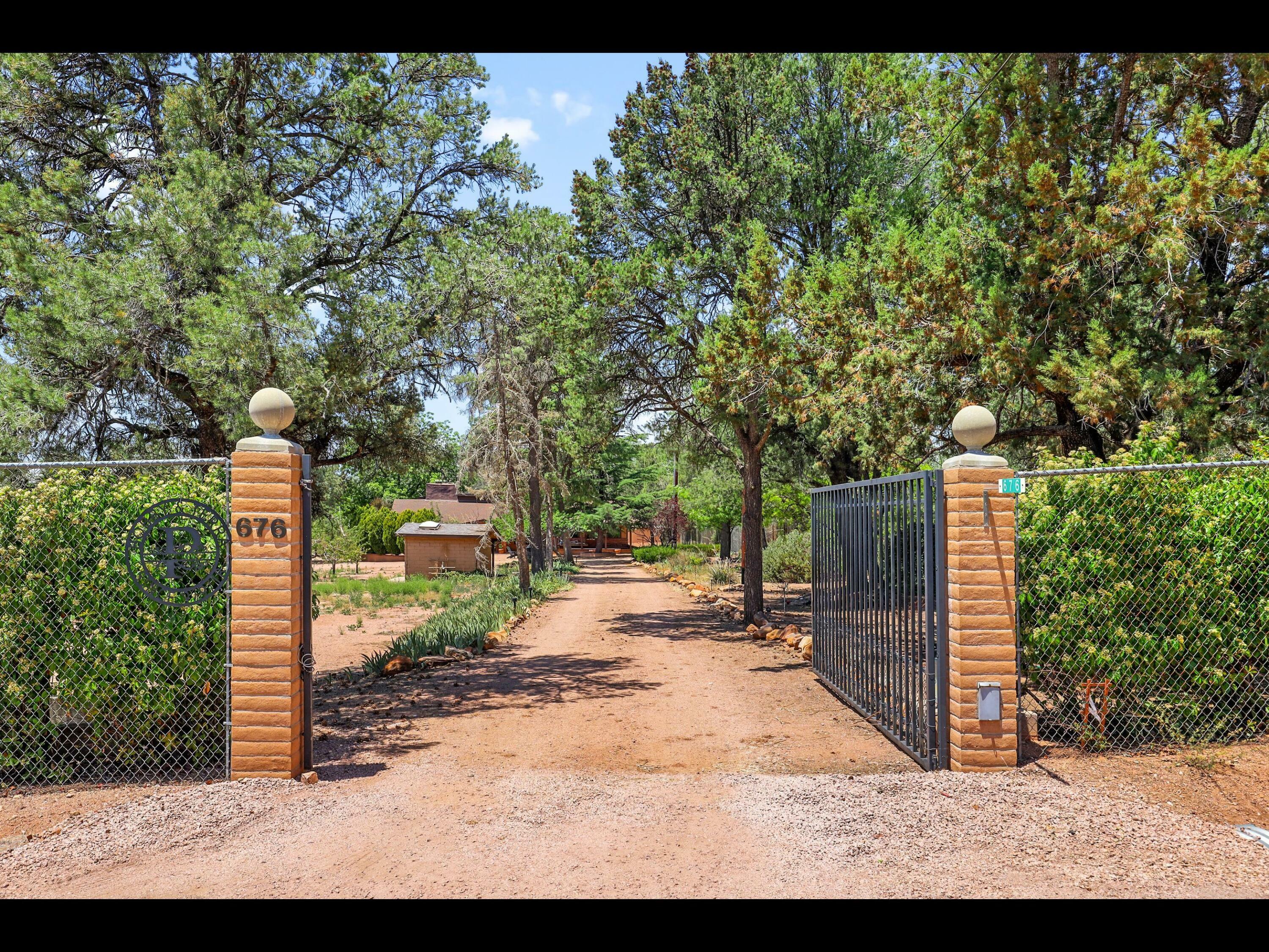 Property Photo: 676 N Pinon Road AZ 85541
