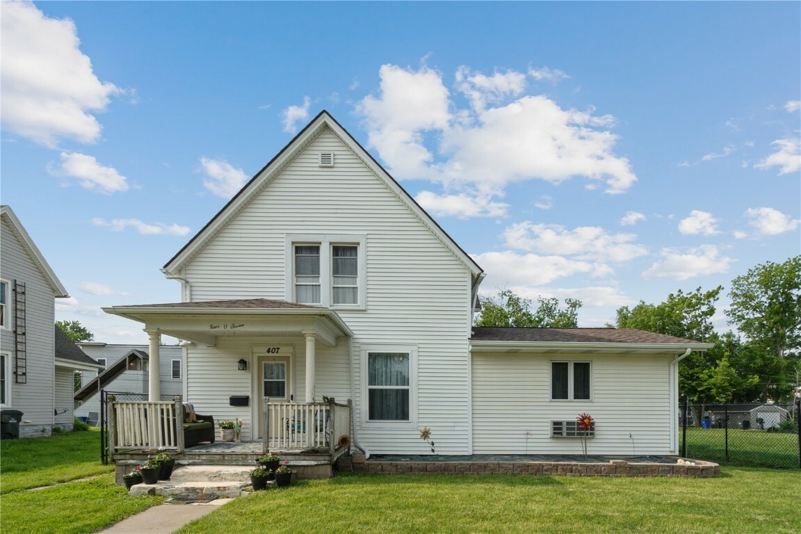 Property Photo: 407 7th Ave SW IA 52404