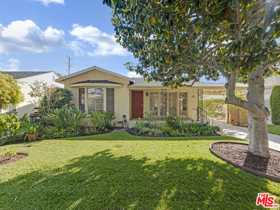Property Photo:  4215 Mentone Ave  CA 90232 