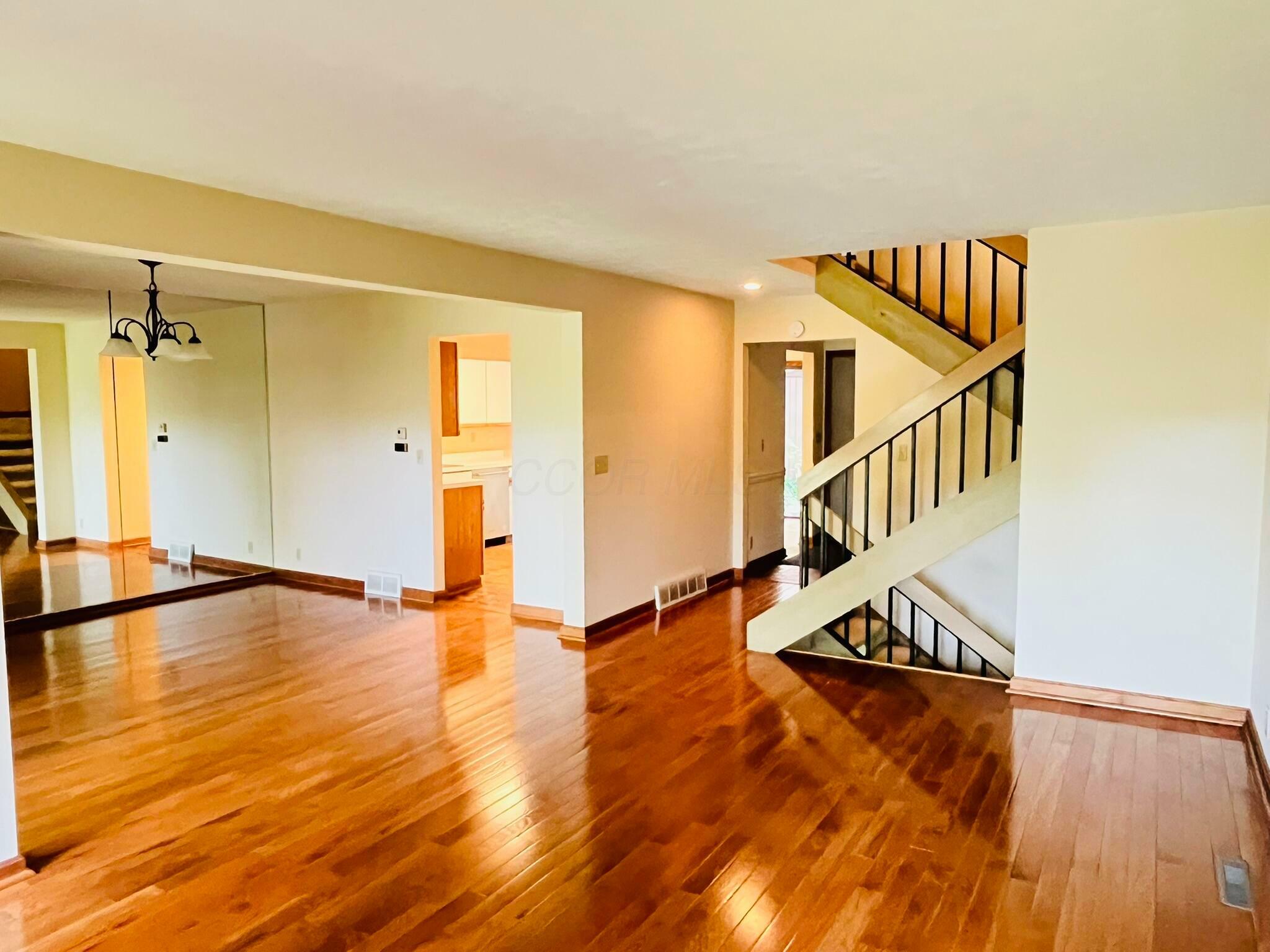 Property Photo: 691 Tall Oaks Court OH 43055