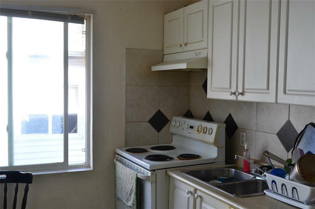 Property Photo: 264 Toronto Street MB R3G 1S2
