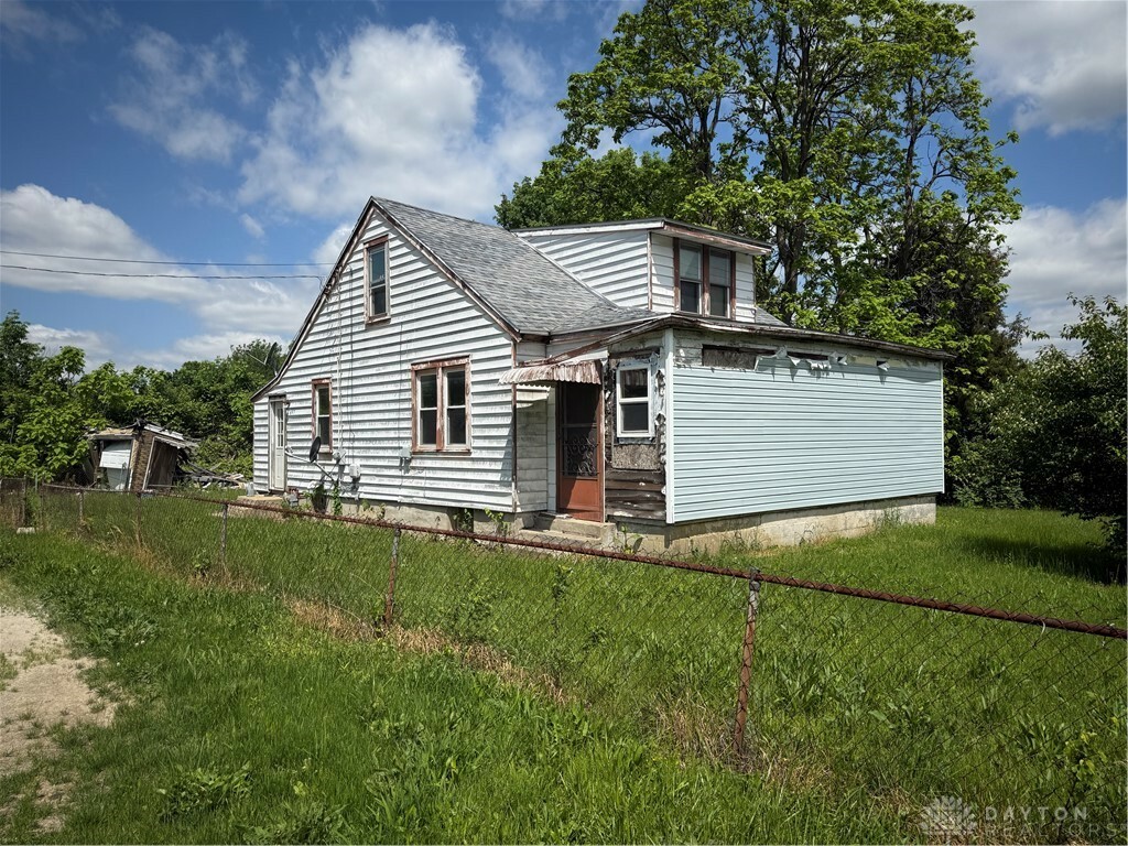 Property Photo: 697 Olive Road OH 45417