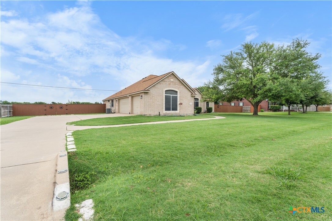 Property Photo: 3516 Valley Mist Court TX 76502