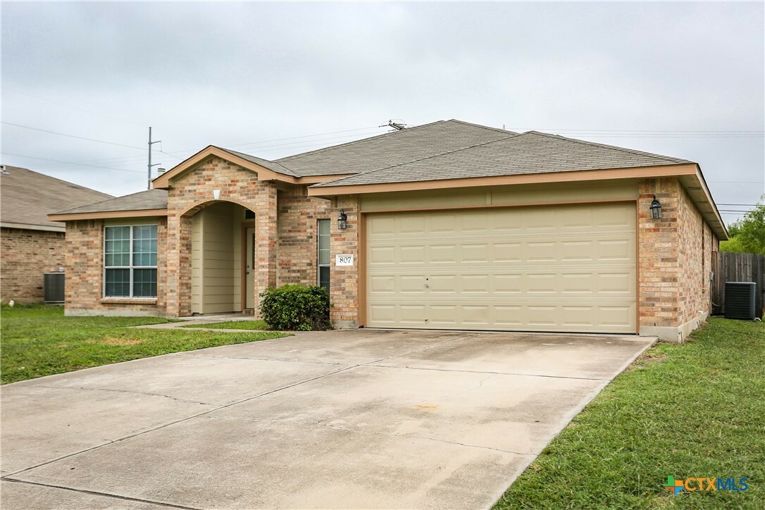 Property Photo: 807 Mustang Trail TX 76548