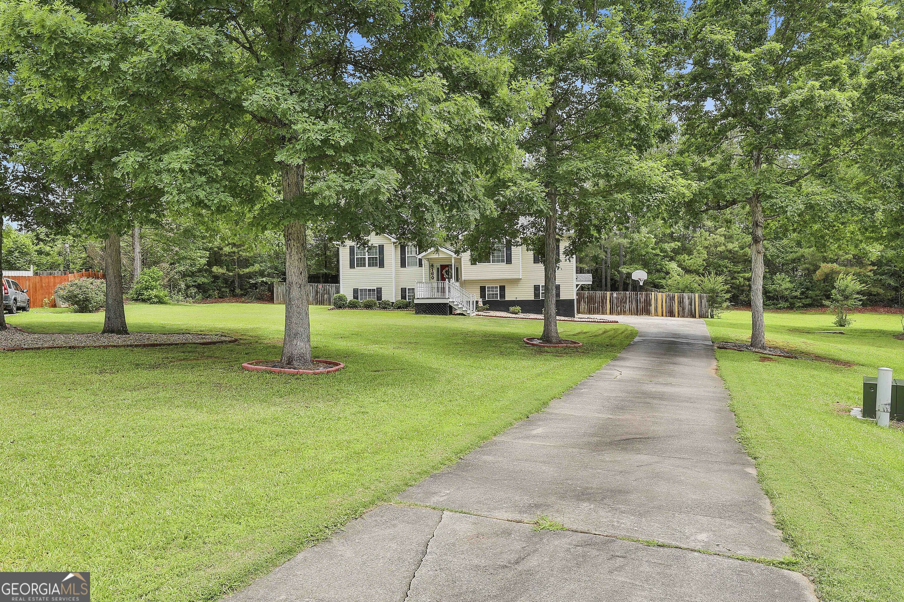 Property Photo: 160 Huntington Court GA 30265