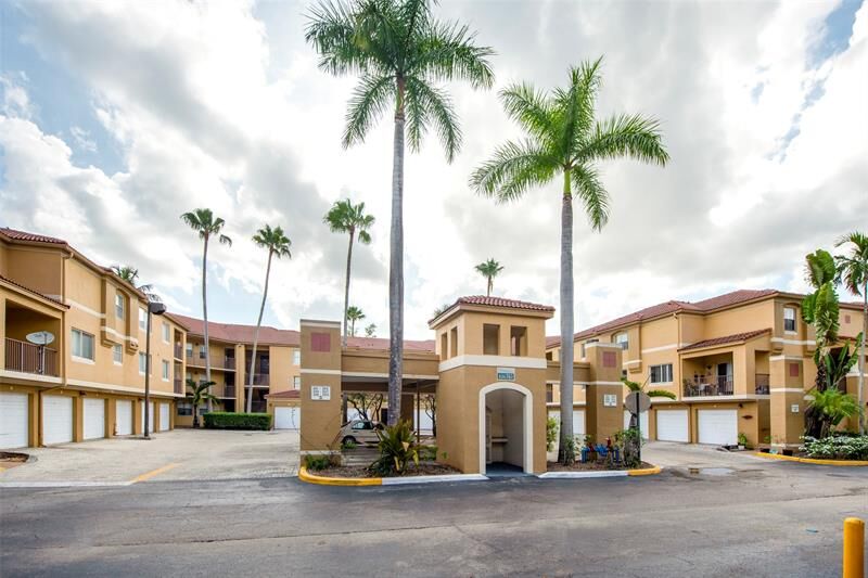 Property Photo:  761 N Pine Island Rd 106  FL 33324 