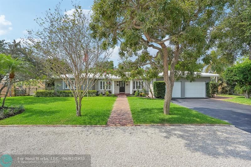 Property Photo:  720 NE 2nd St  FL 33060 