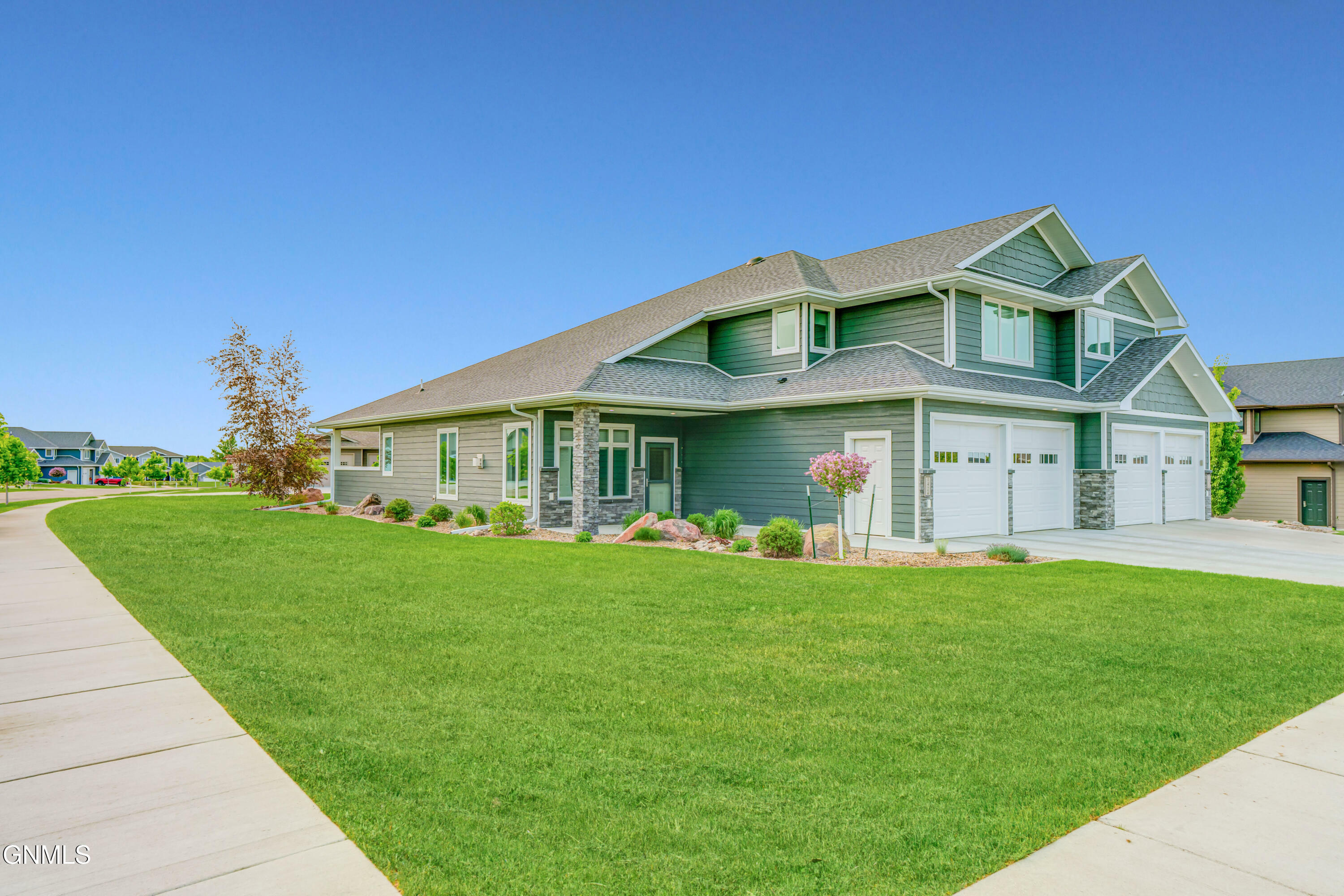 Property Photo: 1424 Community Lp ND 58503