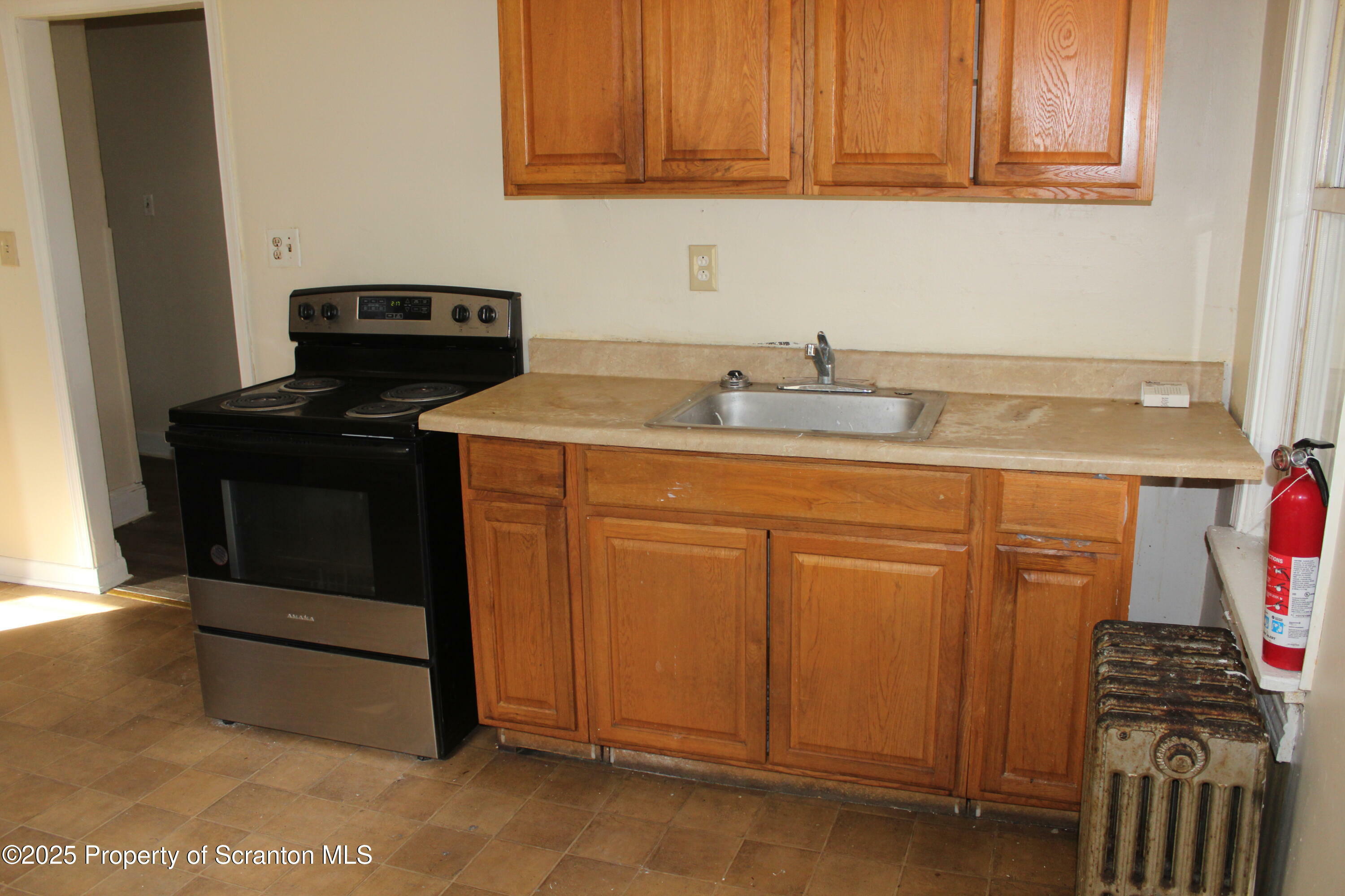 Property Photo:  715 Moosic Street 4  PA 18505 