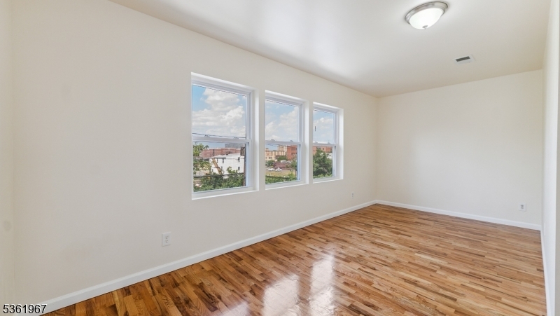 Property Photo: 392 New St 1 NJ 07103