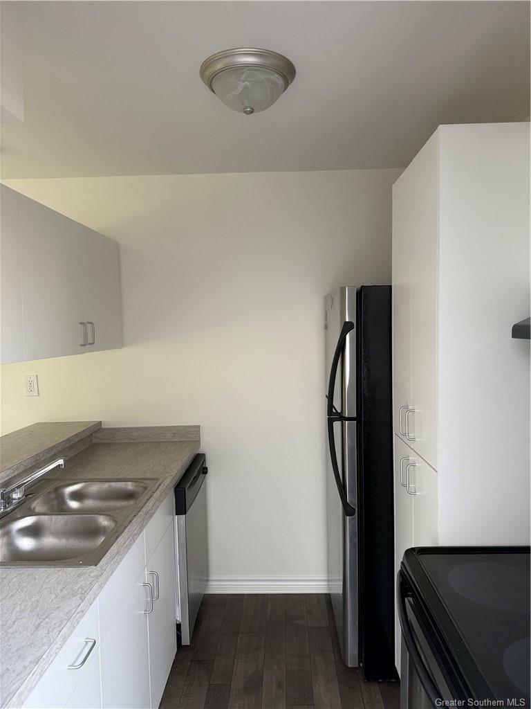 Property Photo: 1020 W McNeese Street 7I LA 70605