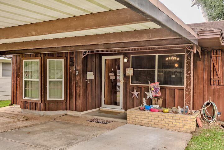 Property Photo: 2719 Avenue M TX 77627