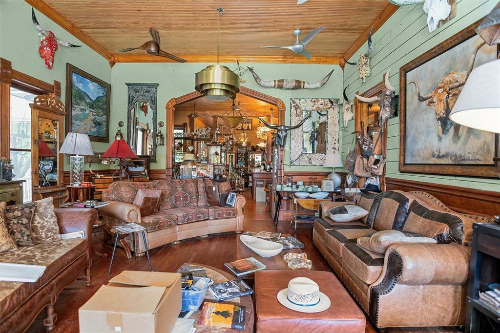 Property Photo: 310 N Mound Street TX 75961