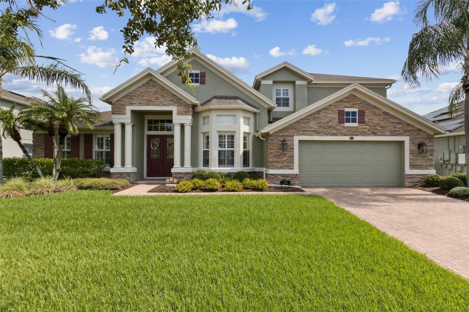 Property Photo:  724 Duff Dr  FL 34787 
