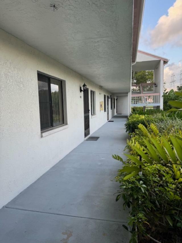 Property Photo: 105 Lakeview Way 105 FL 34677