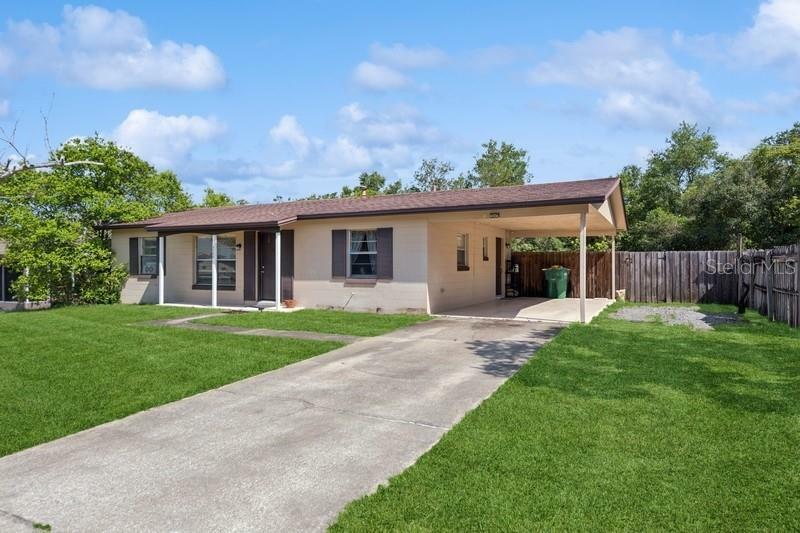 Property Photo: 2822 Fulford Street FL 32738