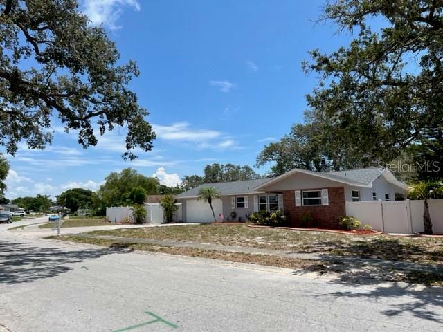 Property Photo:  14530 Apache Avenue  FL 33774 