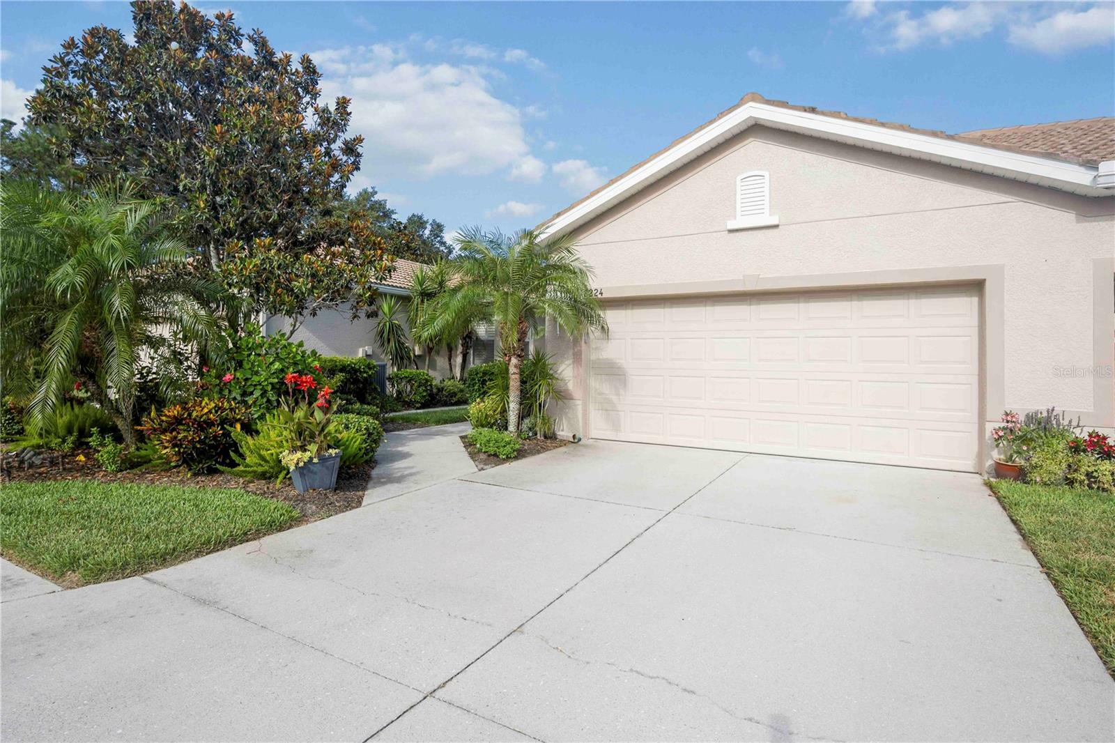 Property Photo: 8224 Simpson Falls Court 8224 FL 34243