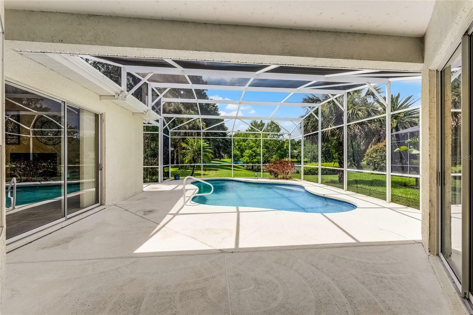 Property Photo: 821 Shallow Brook Avenue FL 32708