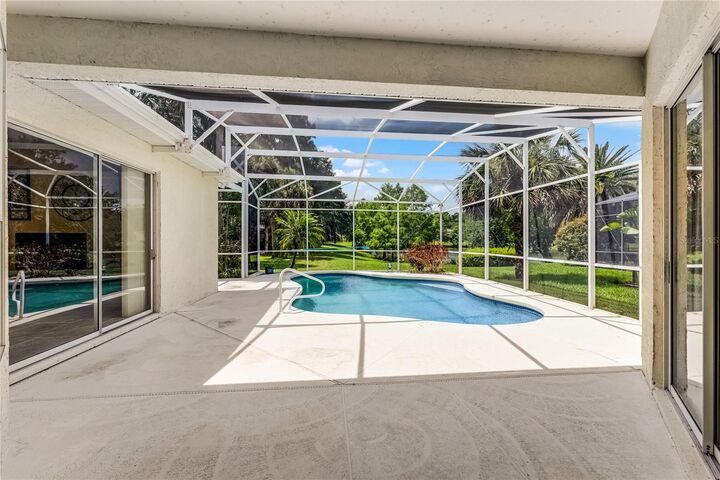 Property Photo:  821 Shallow Brook Avenue  FL 32708 