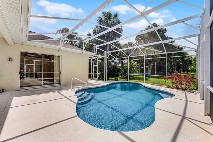 Property Photo: 821 Shallow Brook Avenue FL 32708