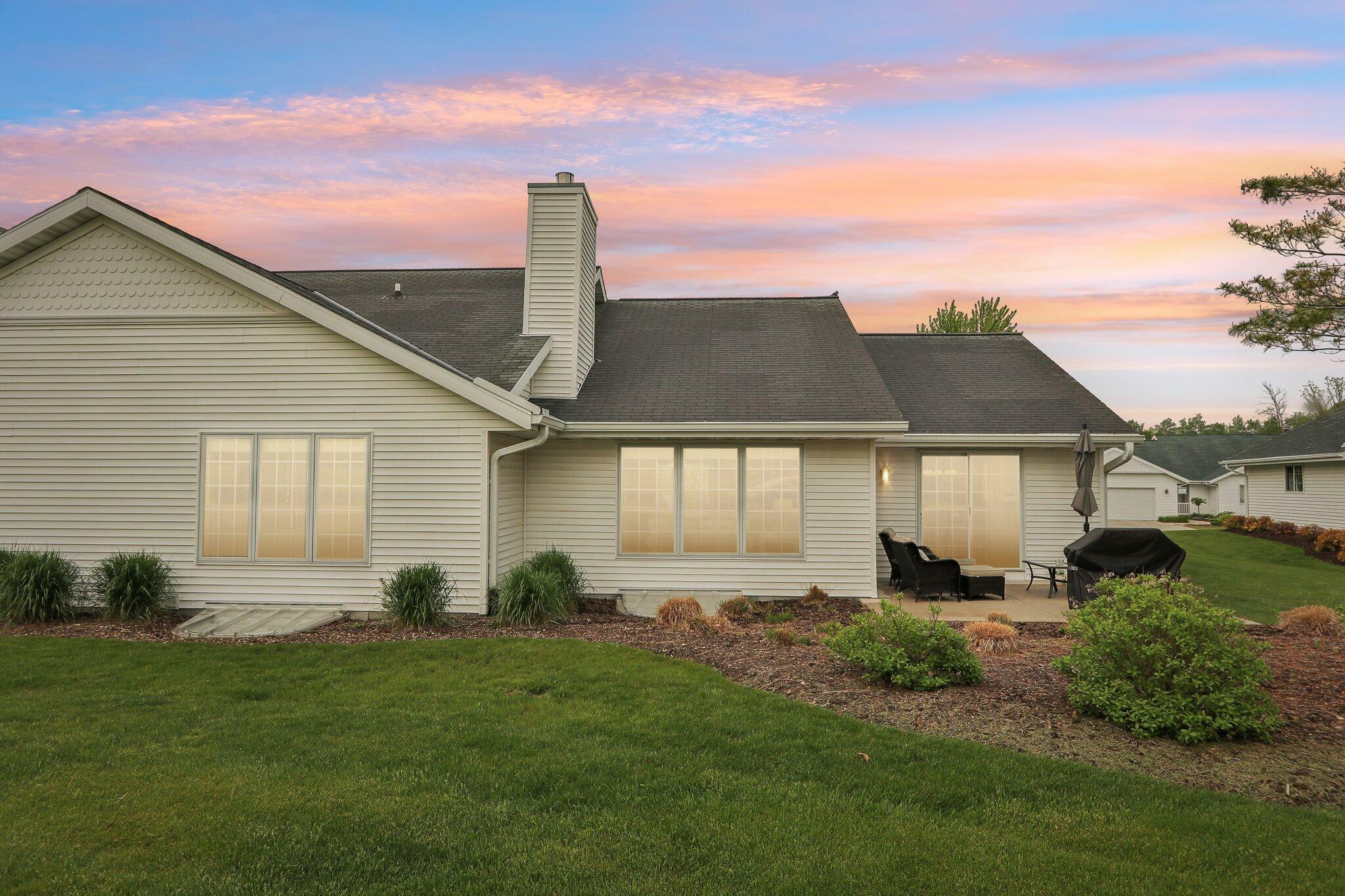 Property Photo: 522 Otto Way WI 53020