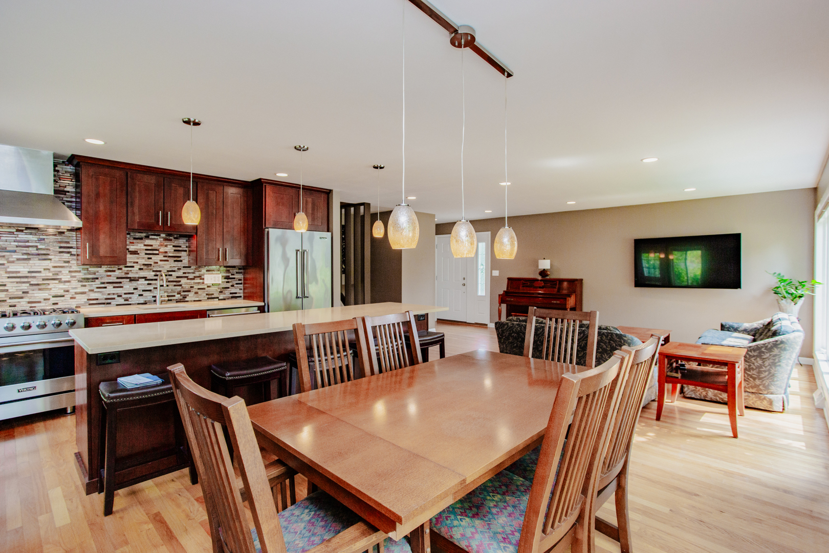 Property Photo: 346 Drake Lane IL 60016