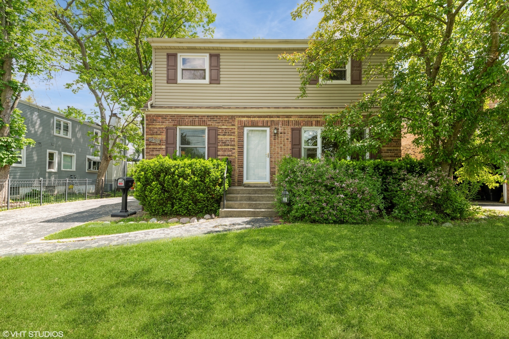 235 S Warrington Road  Des Plaines IL 60016 photo