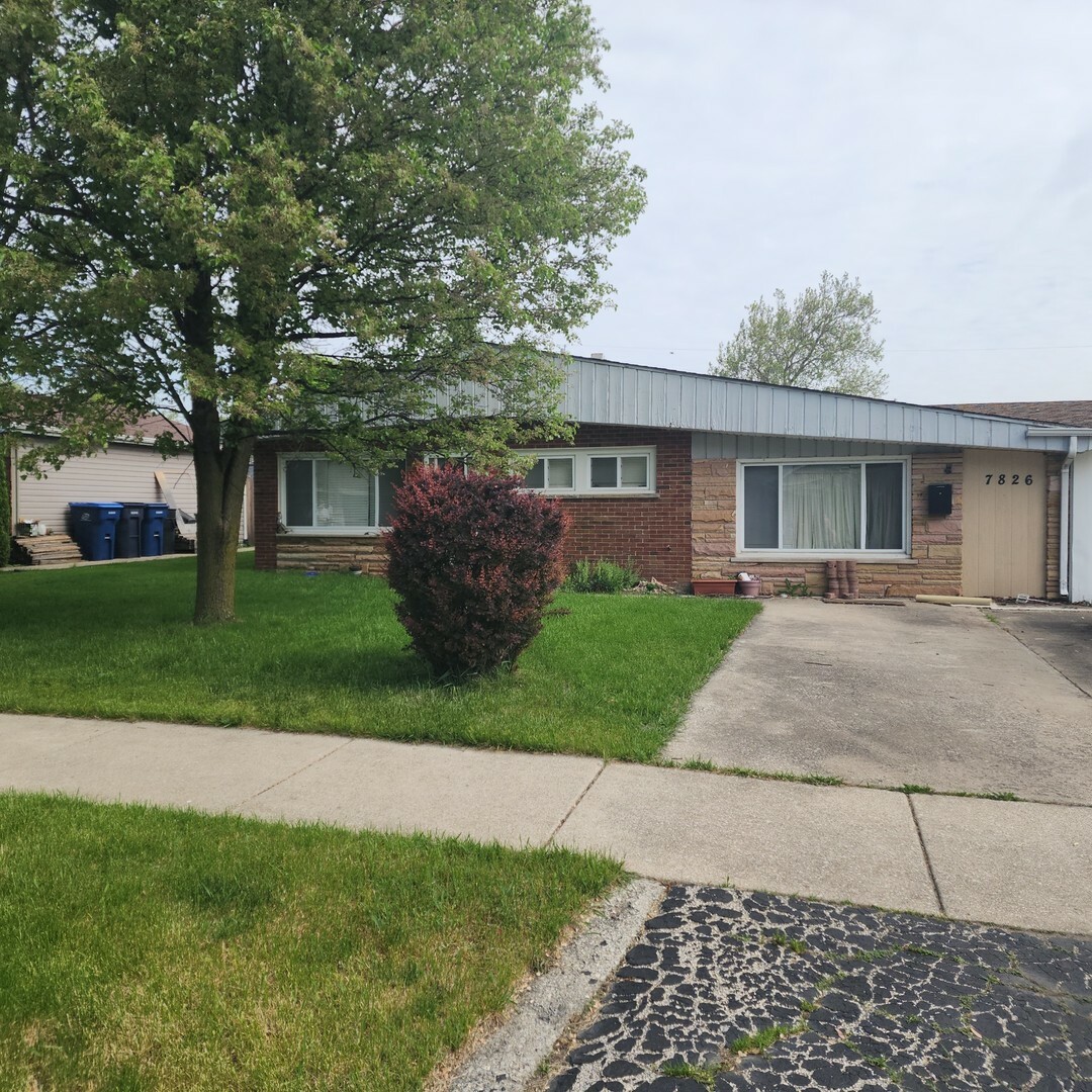 Property Photo: 7826 W 98th Place IL 60457