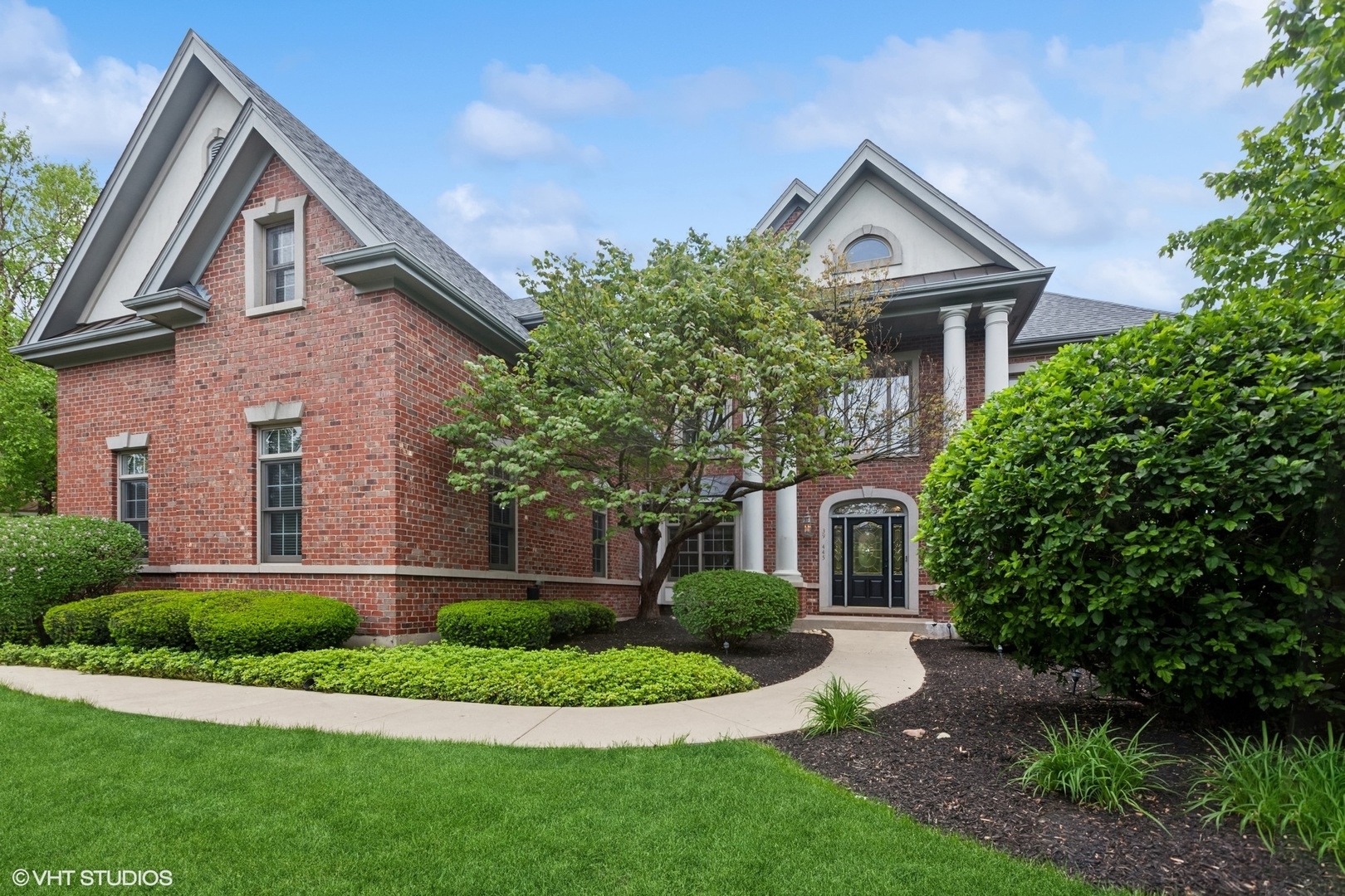 Property Photo: 39W445 S Mathewson Lane IL 60134
