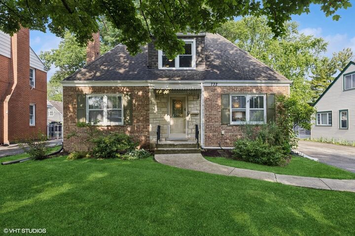 732 S La Grange Road  La Grange IL 60525 photo