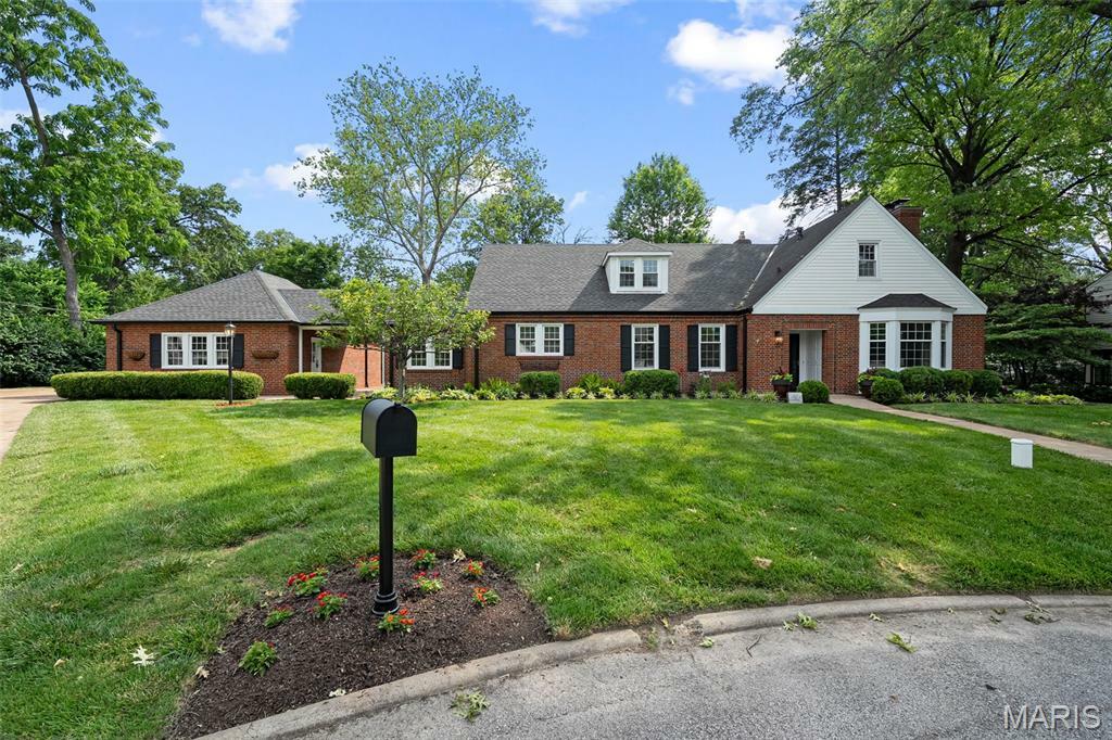 Property Photo: 5 Laymont Court MO 63117