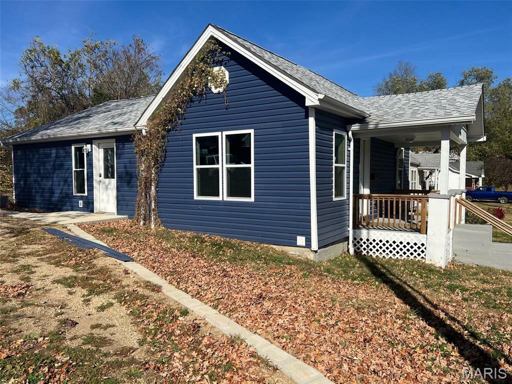 Property Photo: 103 N B Street MO 63628