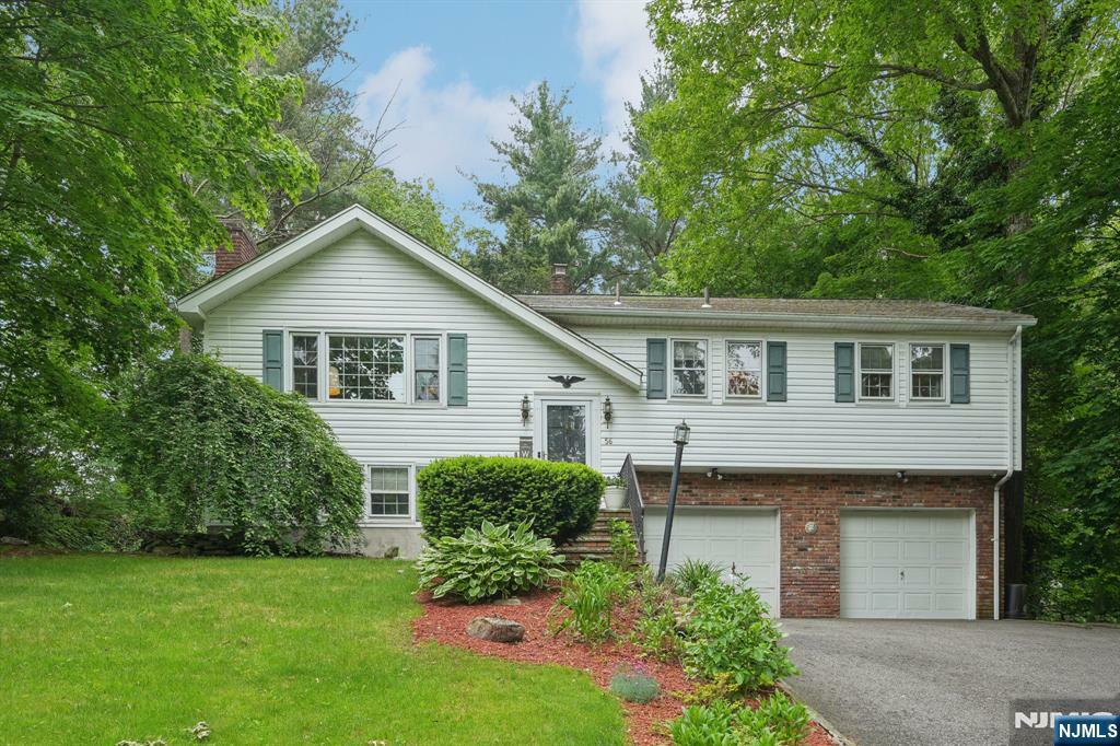 Property Photo:  56 Bradrick Lane  NJ 07480 